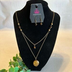 PAPARAZZI • Time to hit the Road Necklace and Earring Set